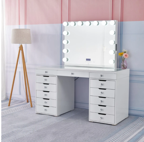 White Hollywood vanity station